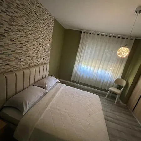 Juri Center - Near Stadium & Pyramid Apartman Tirana